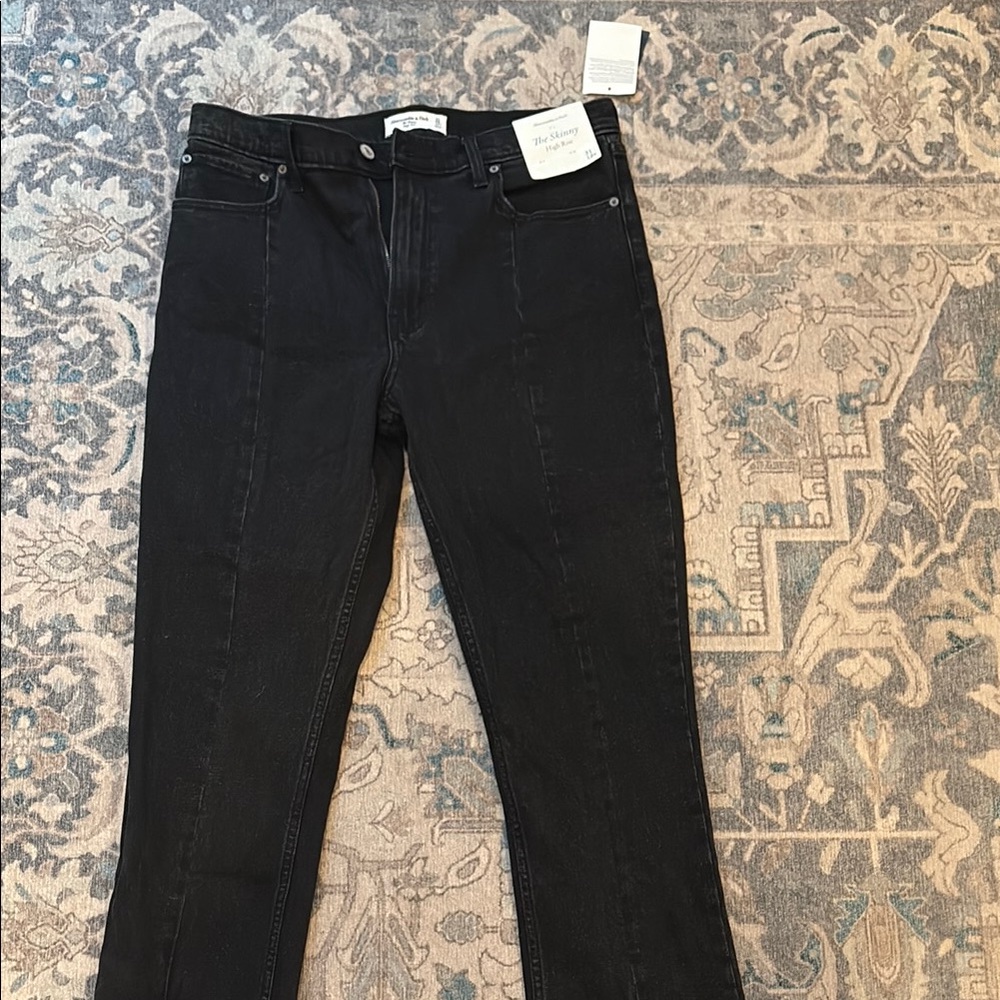 Abercrombie & Fitch Women's Black Skinny Jeans - Picture 2 of 6